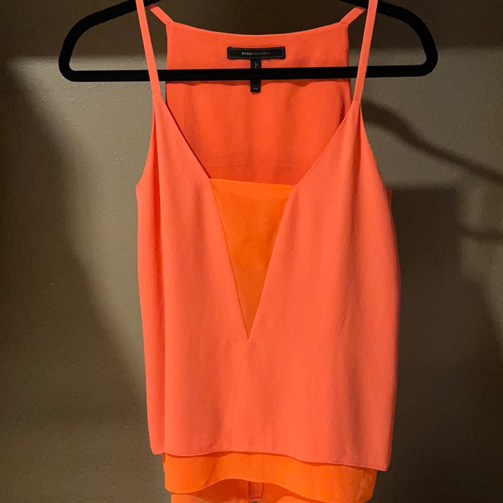 BCBG maxazria. Coral top.